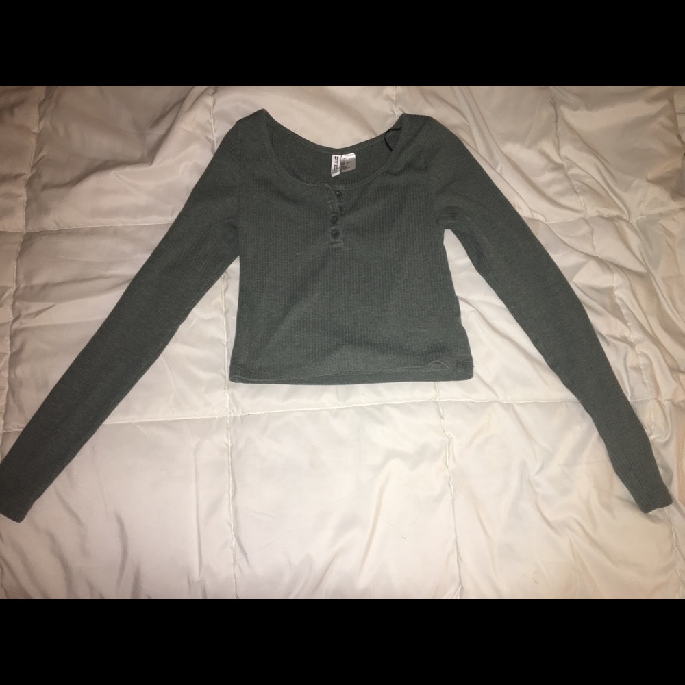H&M olive green long sleeve cropped shirt